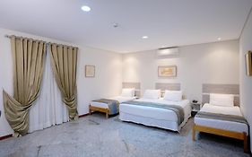 Colonial Plaza Hotel  4*